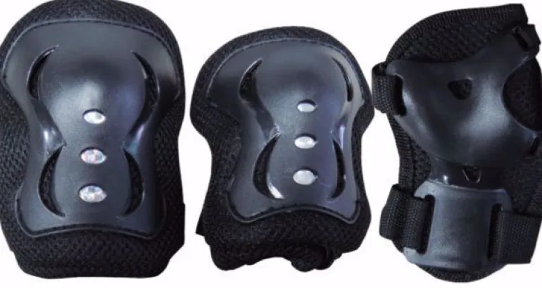 SET DI PROTEZIONI JUNIOR NERO 25-50 Kg